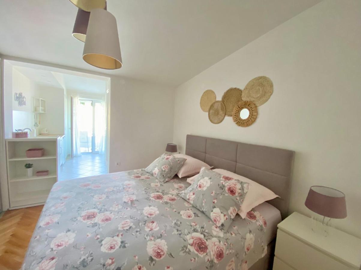 Apartmani Marko Tučepi Buitenkant foto