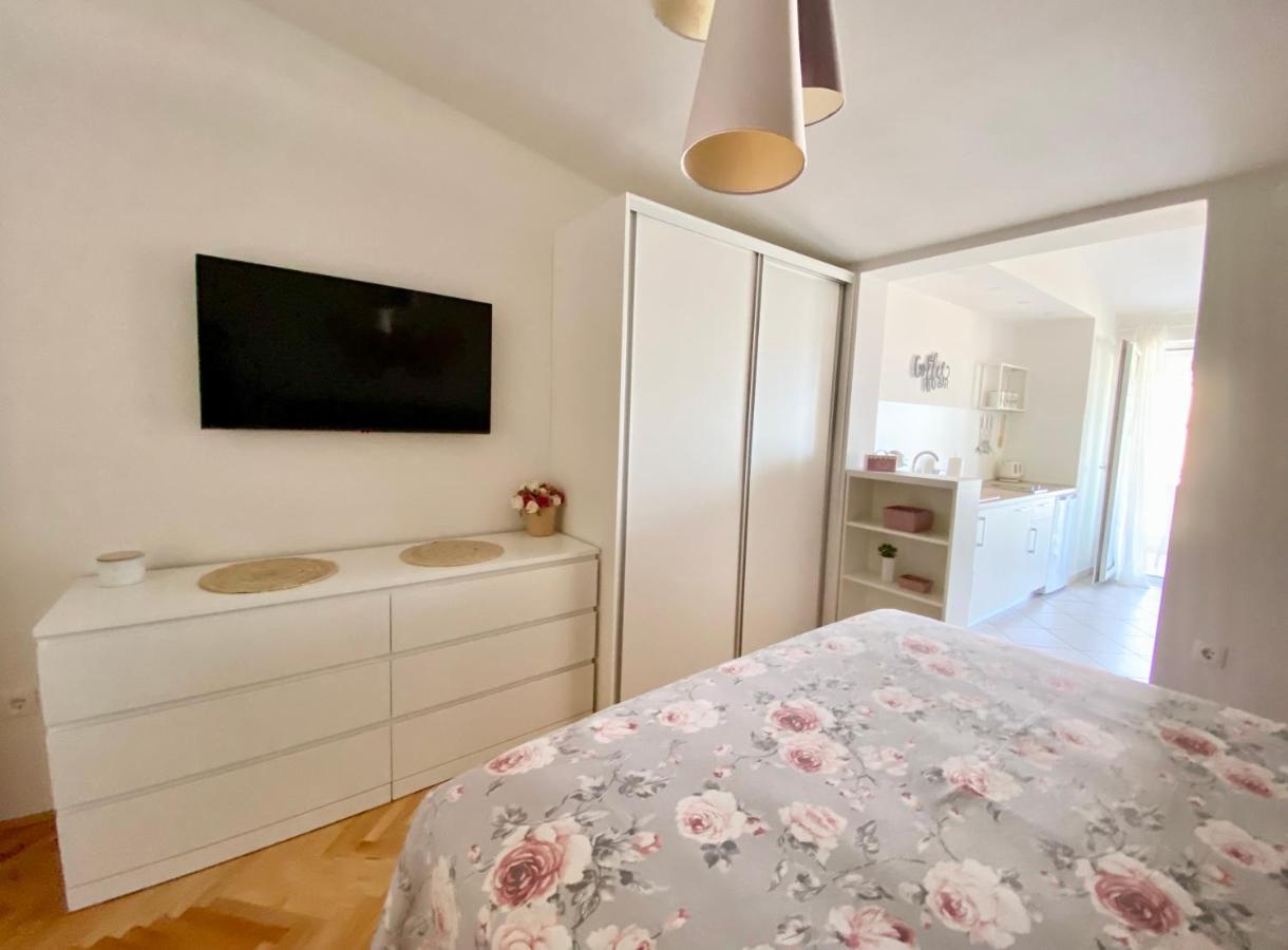 Apartmani Marko Tučepi Buitenkant foto