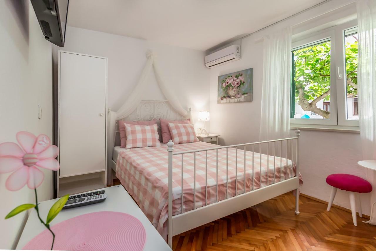 Apartmani Marko Tučepi Buitenkant foto